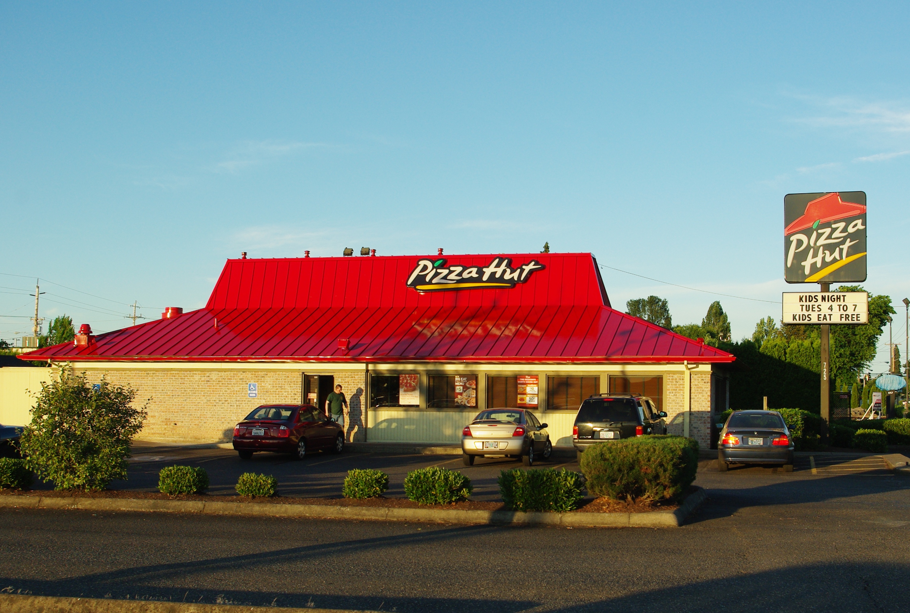 Pizza Hut overtime pay lawsuit