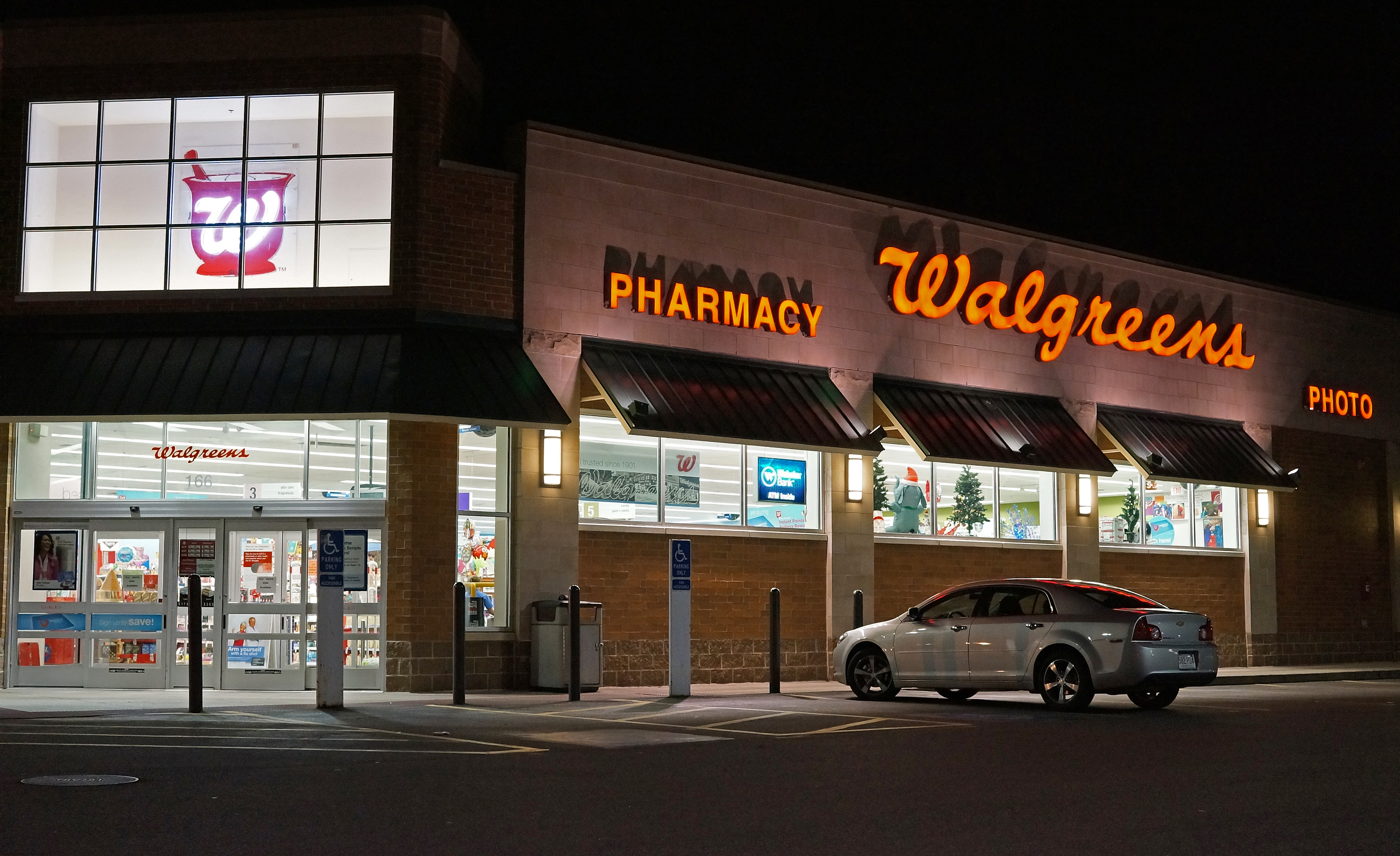 walgreens assistant manager