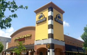 buffalo wild wings overtime pay lawsuit