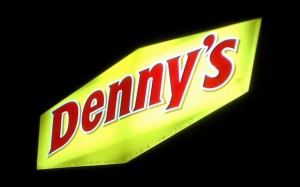 dennys overtime pay lawsuit